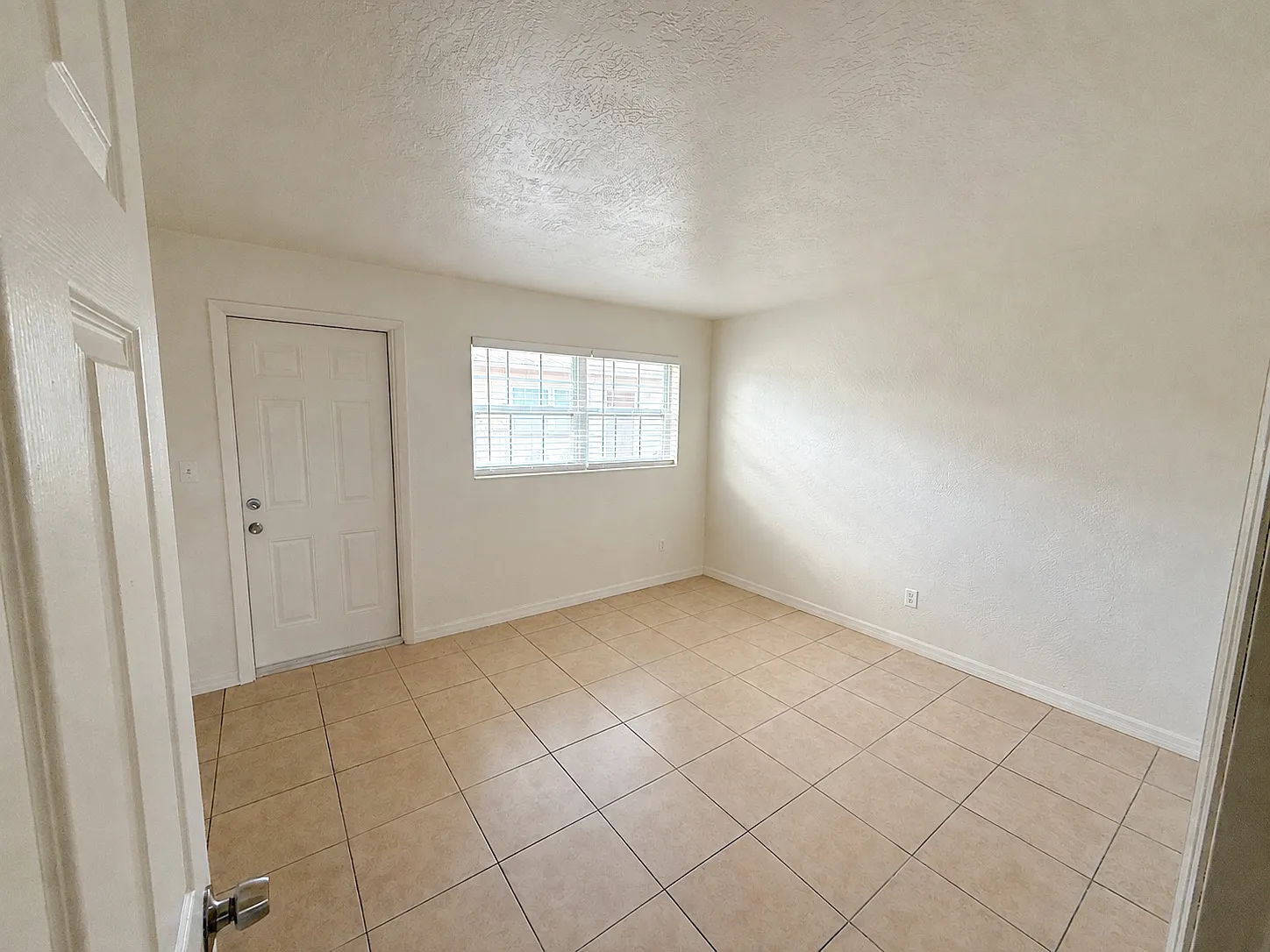 Welk Arms Apartments — Photo 3