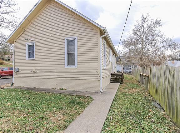 3rd image of 1313 Edmond St