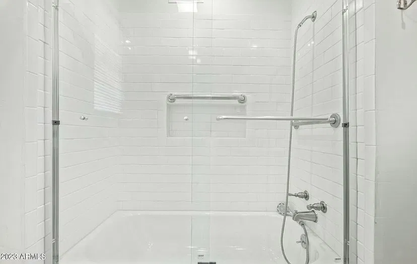 2 bed, 1004 sqft, $2,000 — Photo 2