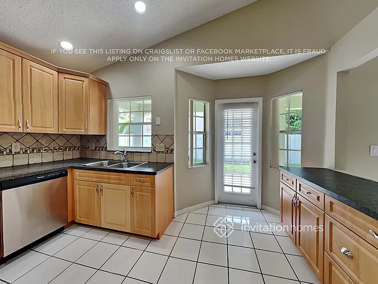 265 Somerset Way — Photo 5