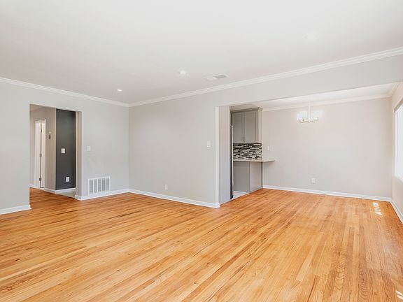 5th image of 1111 17th Ave