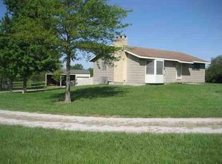 18669 R4 Rd, Mayetta, KS 66509