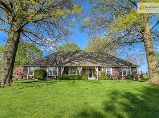 14736 S Caenen Ln, Olathe, KS 66062