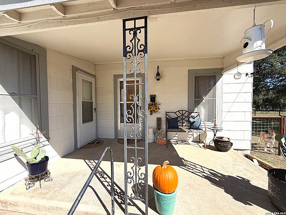 4th image of 162 N Third St