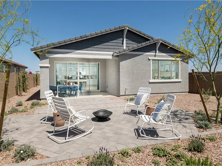 53 E Capricorn Way — Photo 2