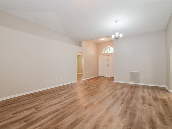 4th image of 562 Wekiva Bluff St