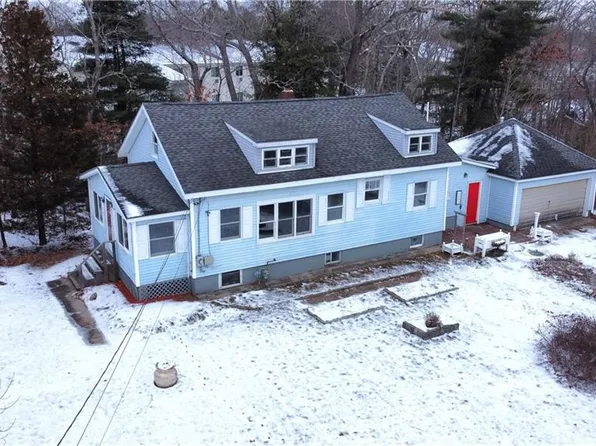 520 Devils Foot Rd, North Kingstown, RI 02852