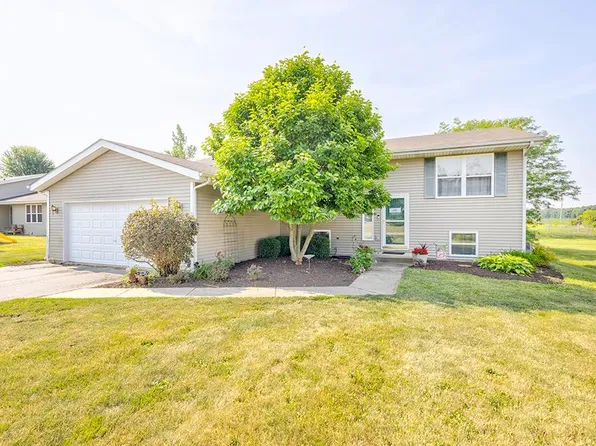 510 Thunder Valley Trl, Capron, IL 61012