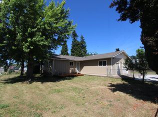 111 Cherry St, Riddle, OR 97469