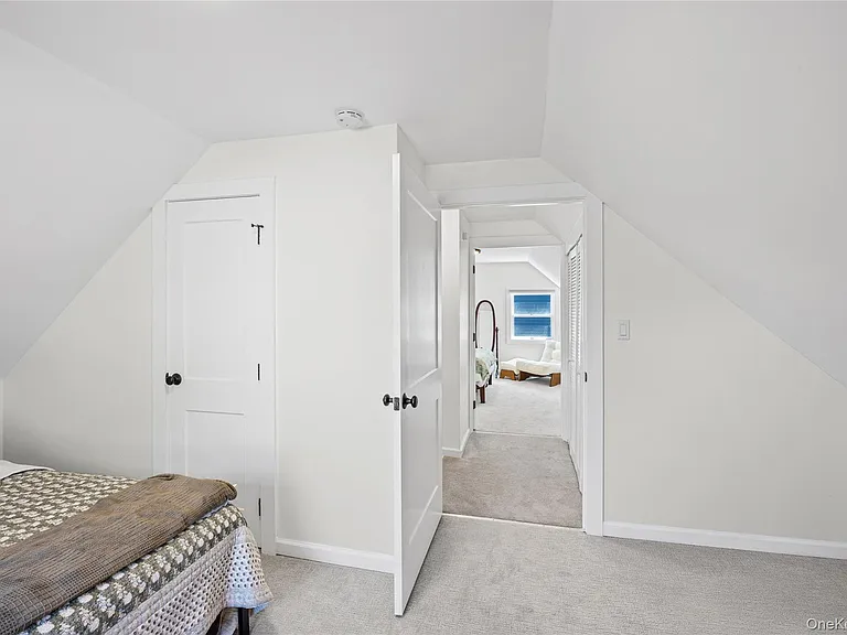 68 Crescent Ln — Photo 23