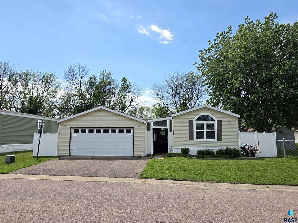 1st image of 503 N Redbird Pl