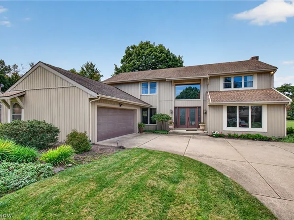 4745 Tanglewood Cir NE, Canton, OH 44714