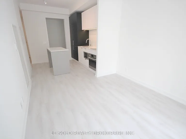 33 Helendale Ave #617 — Photo 17