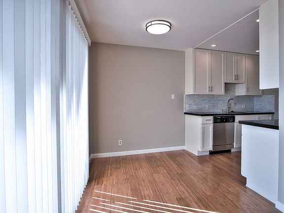 2nd image of 895 Burnett Ave APT 6