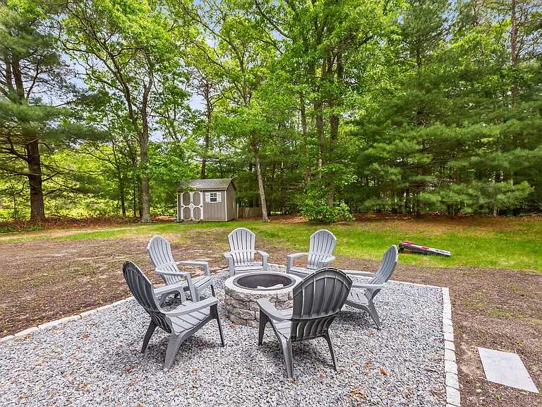 10 Kristina Ln — Photo 11