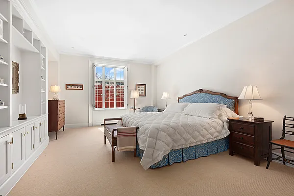 Sold by The SIMPLE Real Estate Co | media 5