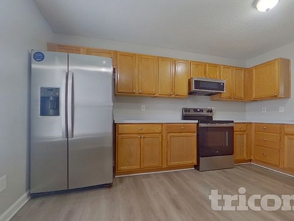 5th image of 404 Castle Ridge Dr