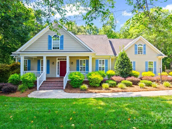 126 Friendfield Dr, Fort Mill, SC 29715