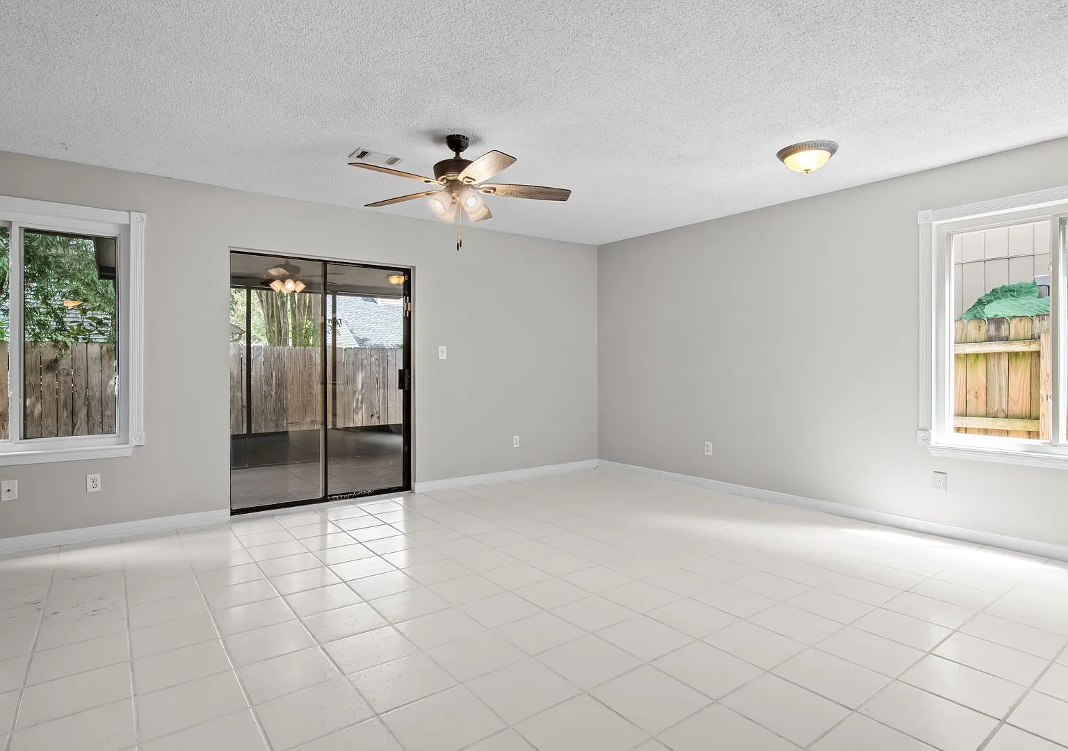 Great Townhouse in Central Pensacola — Photo 4