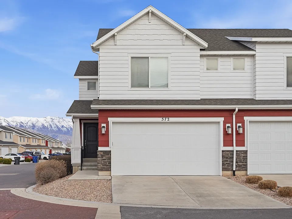 572 S Silvermoon Ln