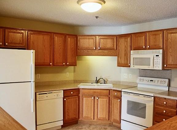 Kitchen/Eat in dining area