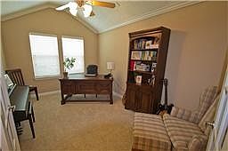 4th image of 6907 Rosemont Park Ln