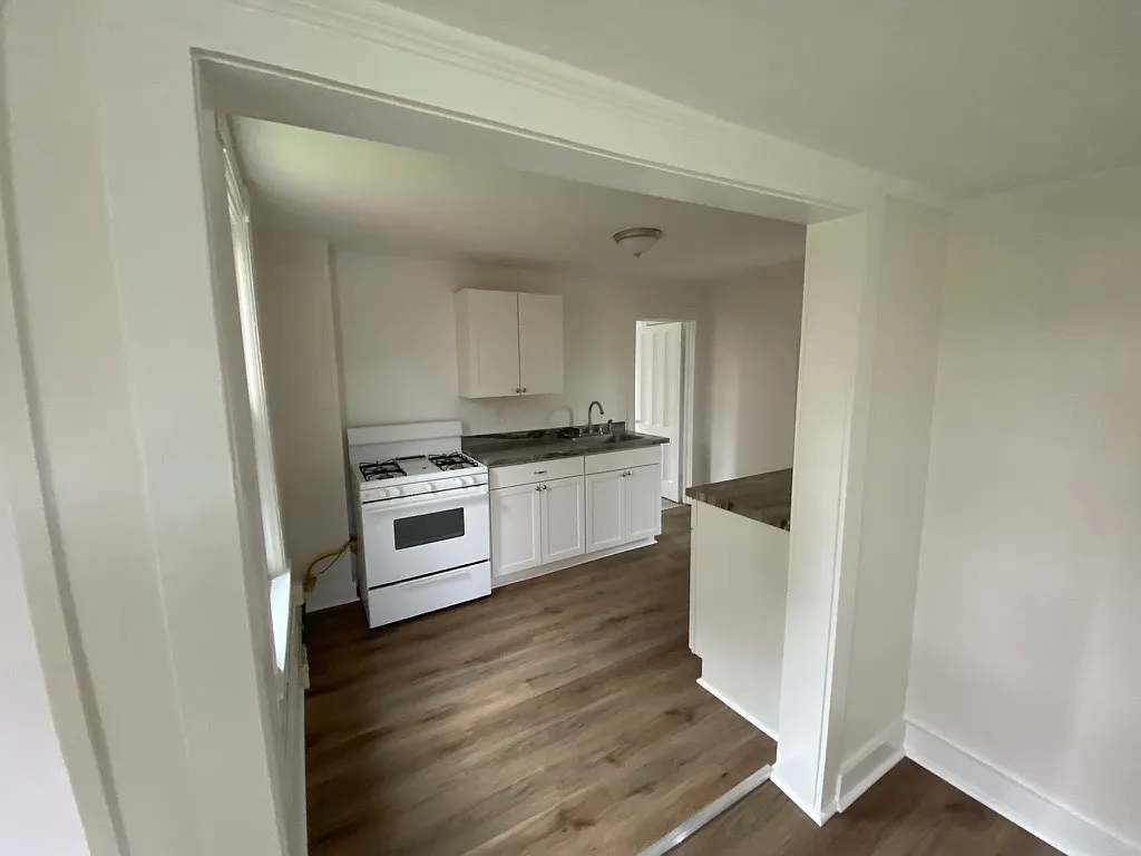 2 bed, 1075 sqft, $1,200 — Photo 3