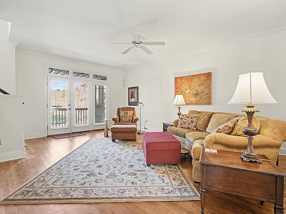 4th image of 4800 Crestmore Rd