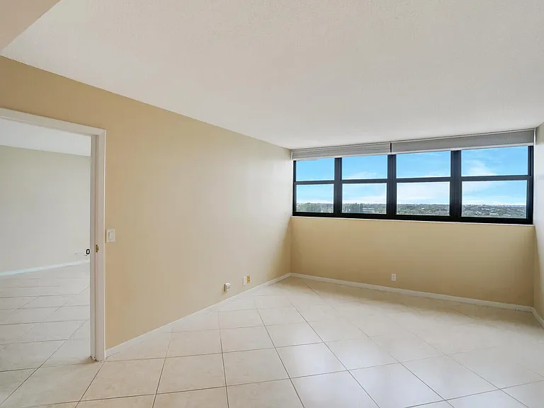 336 Golfview Rd #1115 — Photo 17