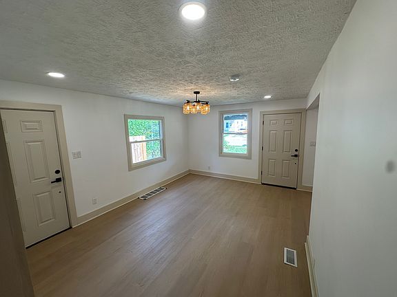 5th image of 4516 Eichelberger Ave