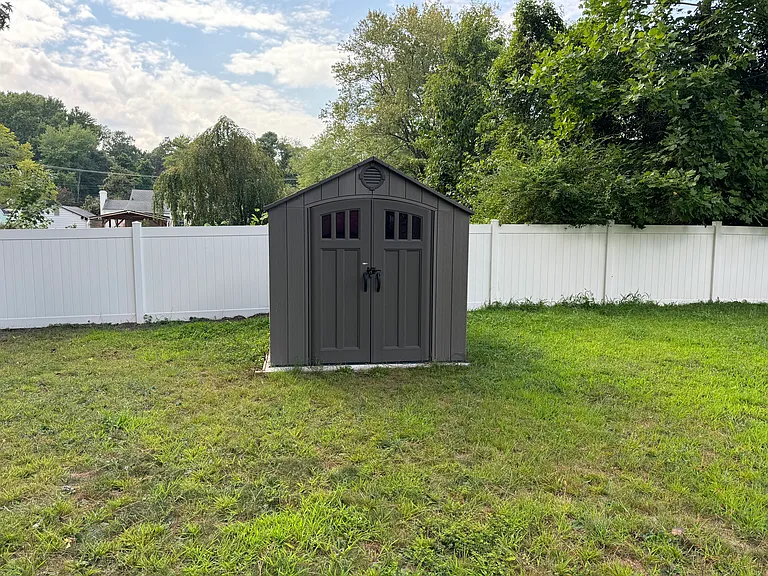 2410 Aiken Dr — Photo 24