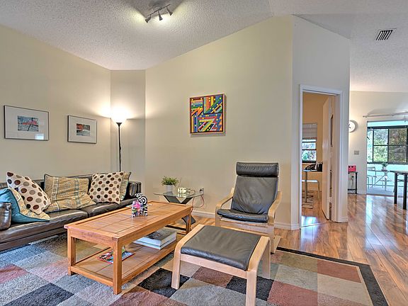 5th image of 367 Bearded Oaks Cir