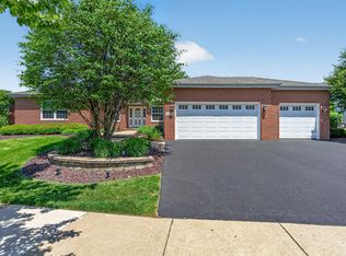 16946 S Mohican Dr, Lockport, IL 60441