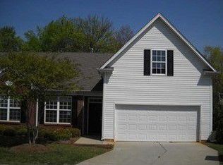 3737 Glenlea Commons Dr, Charlotte, NC 28216
