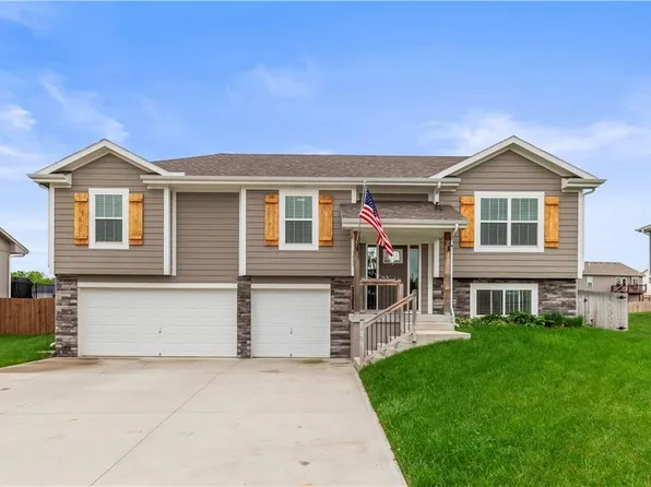 1005 NW 4th St, Oak Grove, MO 64075