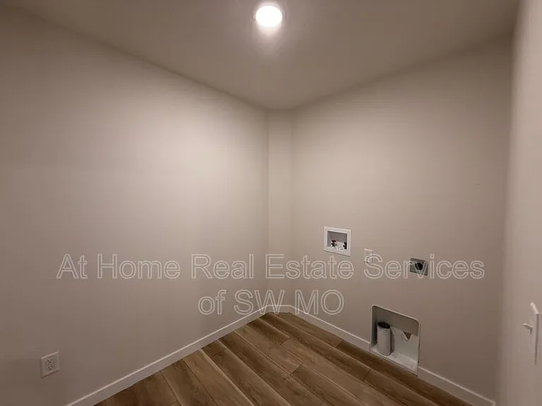 415 W Oak Lawn St — Photo 8