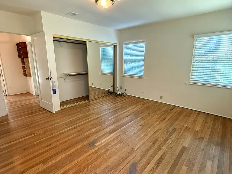 810 Martin St — Photo 28