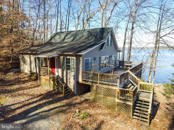 245 Paynes Ln, Stafford, VA 22554