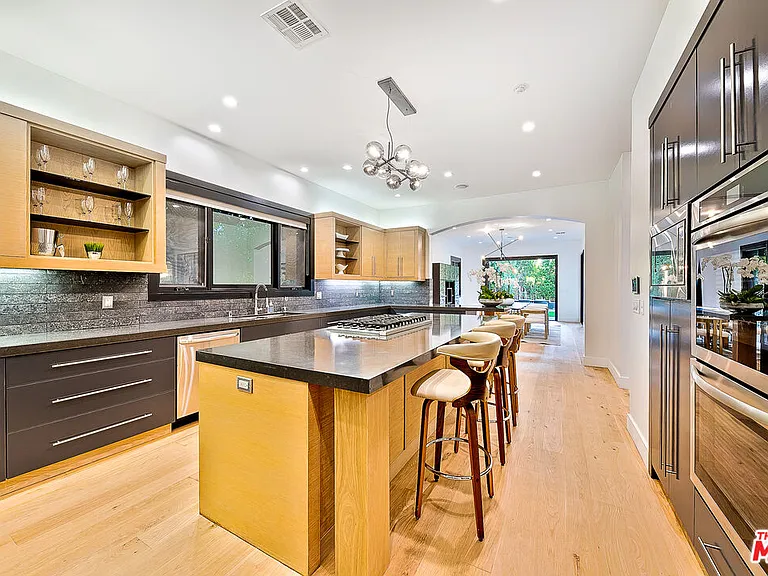 419 N Edinburgh Ave — Photo 17