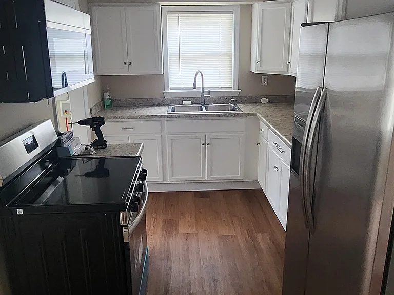 469 Locust Ave — Photo 14