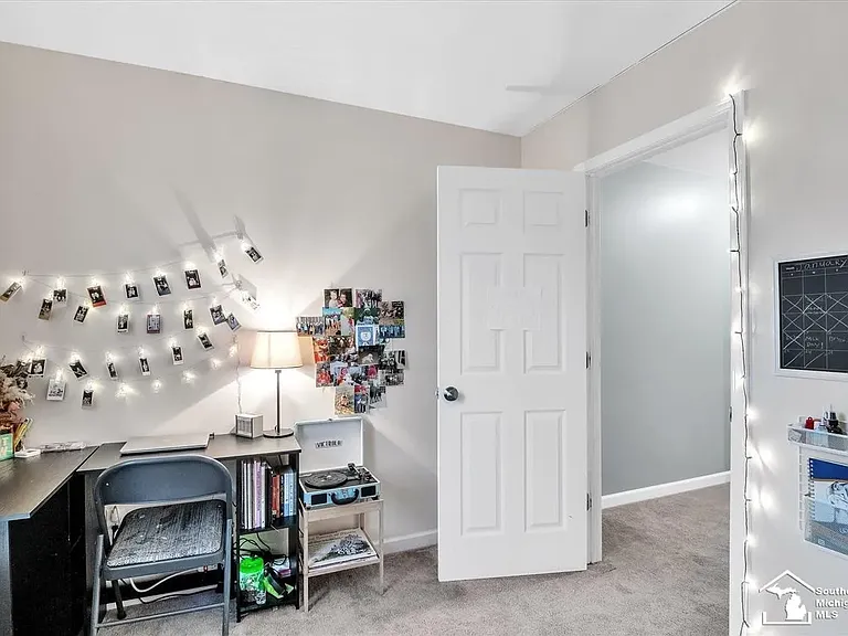 8422 Walnut Hl — Photo 28