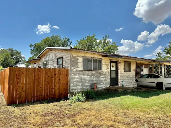 1133 W Parsonage St, Winters, TX 79567