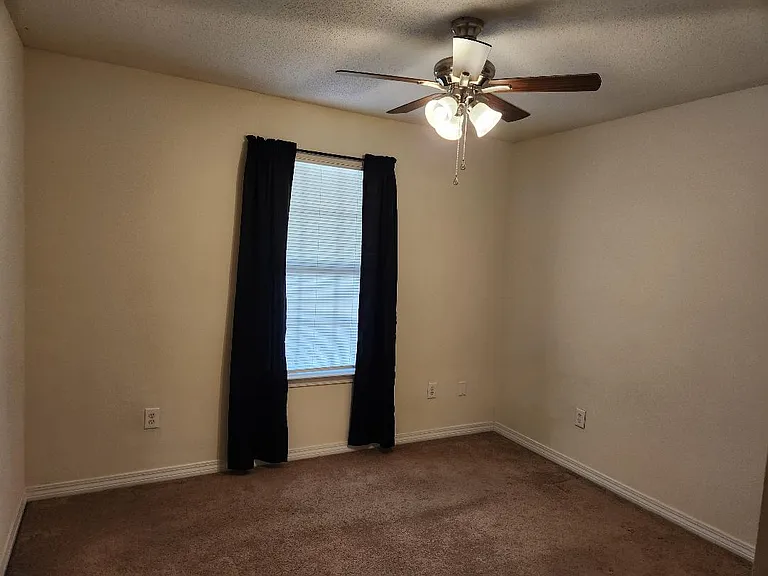 2025 Woodville Ln — Photo 10