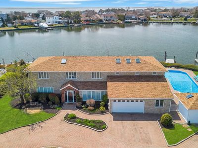 48 Dolphin Lane, Copiague, NY, 11726