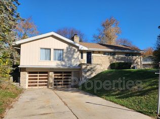 16960 Beverly Dr, Brookfield, WI 53005
