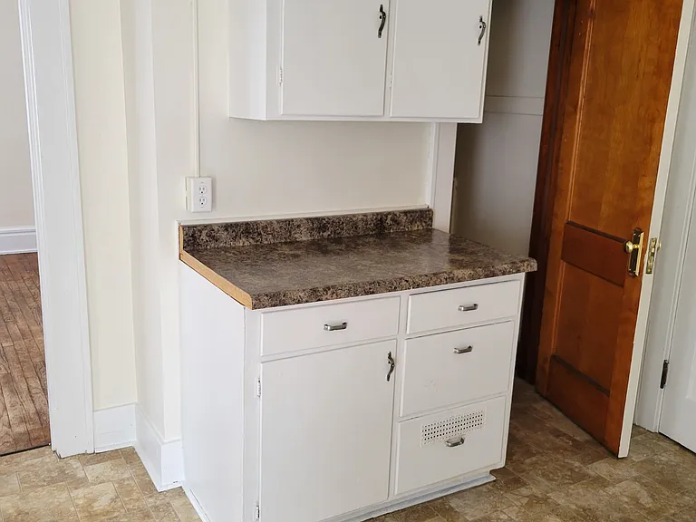 308 N Clinton St #3 — Photo 4