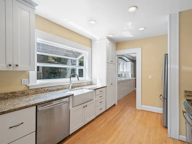 2734 NE 36th Ave #A — Photo 8