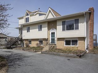 150 Shawomet Ave, Warwick, RI 02889