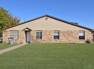 2912 Cottonwood Ln, Balch Springs, TX 75180