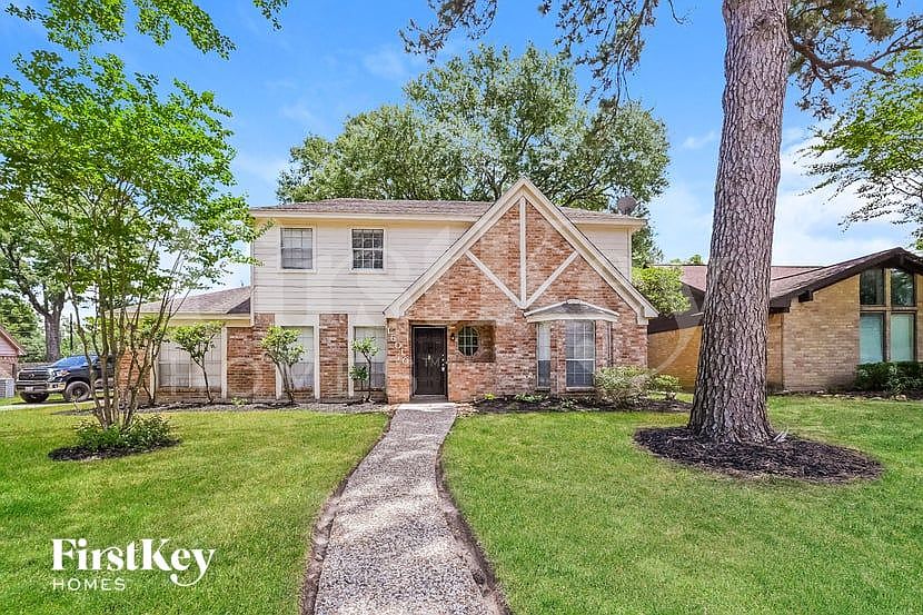 1st image of 16010 Pebble Bend Dr